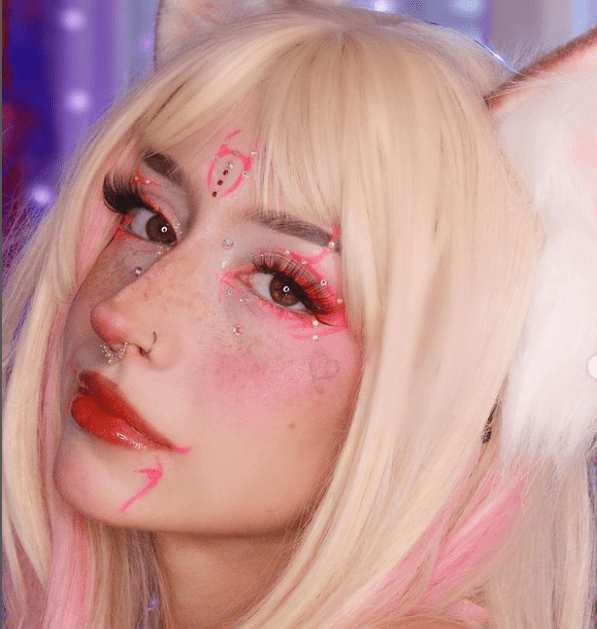 Who is Belle Delphine's boyfriend? Fans link Joshua Gray to OnlyFans  creator!